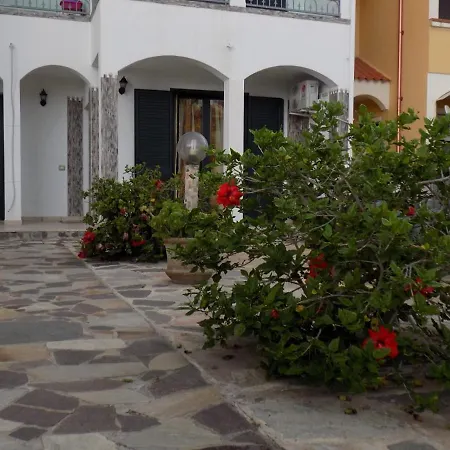 Cabras, Vacanze A Due Passi Dal Mare