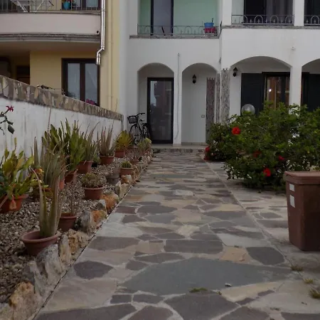 Cabras, Vacanze A Due Passi Dal Mare *